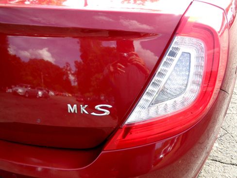 Used 2014 Lincoln MKS image 14