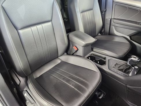 Used 2023 Volkswagen Tiguan SE FWD image 10