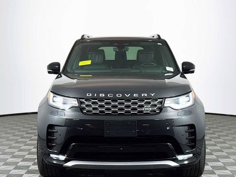 Used 2024 Land Rover Discovery Metropolitan Edition image 2