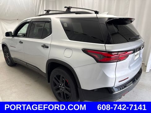 Used 2022 Chevrolet Traverse Premier w/ Redline Edition AWD/4WD image 4