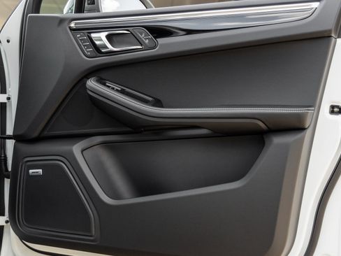 New 2026 Porsche Macan Turbo image 44