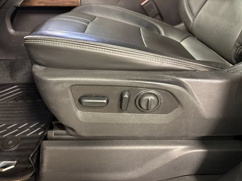 Used 2021 Chevrolet Silverado 1500 High Country w/ Technology Package AWD/4WD image 25