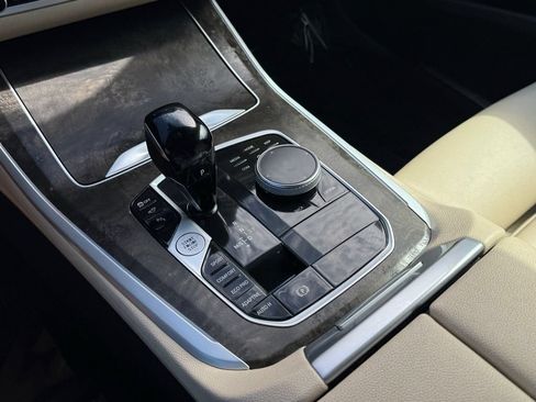 Used 2022 BMW X5 sDrive40i w/ Premium Package RWD image 16