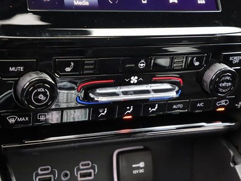 New 2025 Jeep Grand Cherokee L Altitude AWD/4WD image 28