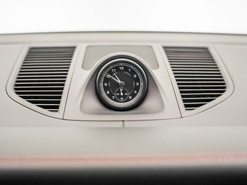 Certified 2024 Porsche Macan image 24