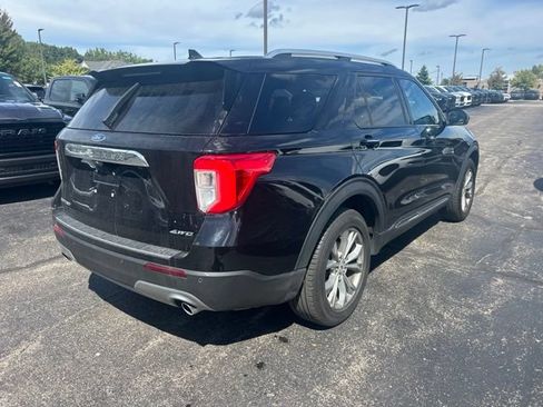 Used 2023 Ford Explorer Limited AWD/4WD image 4