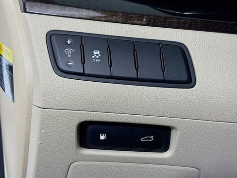 Used 2016 Kia Cadenza Premium w/ Luxury Package image 10