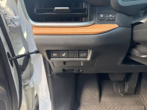 Used 2024 Toyota Grand Highlander AWD image 12