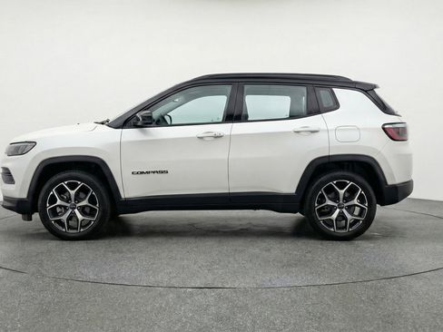 Used 2025 Jeep Compass Limited AWD/4WD image 5