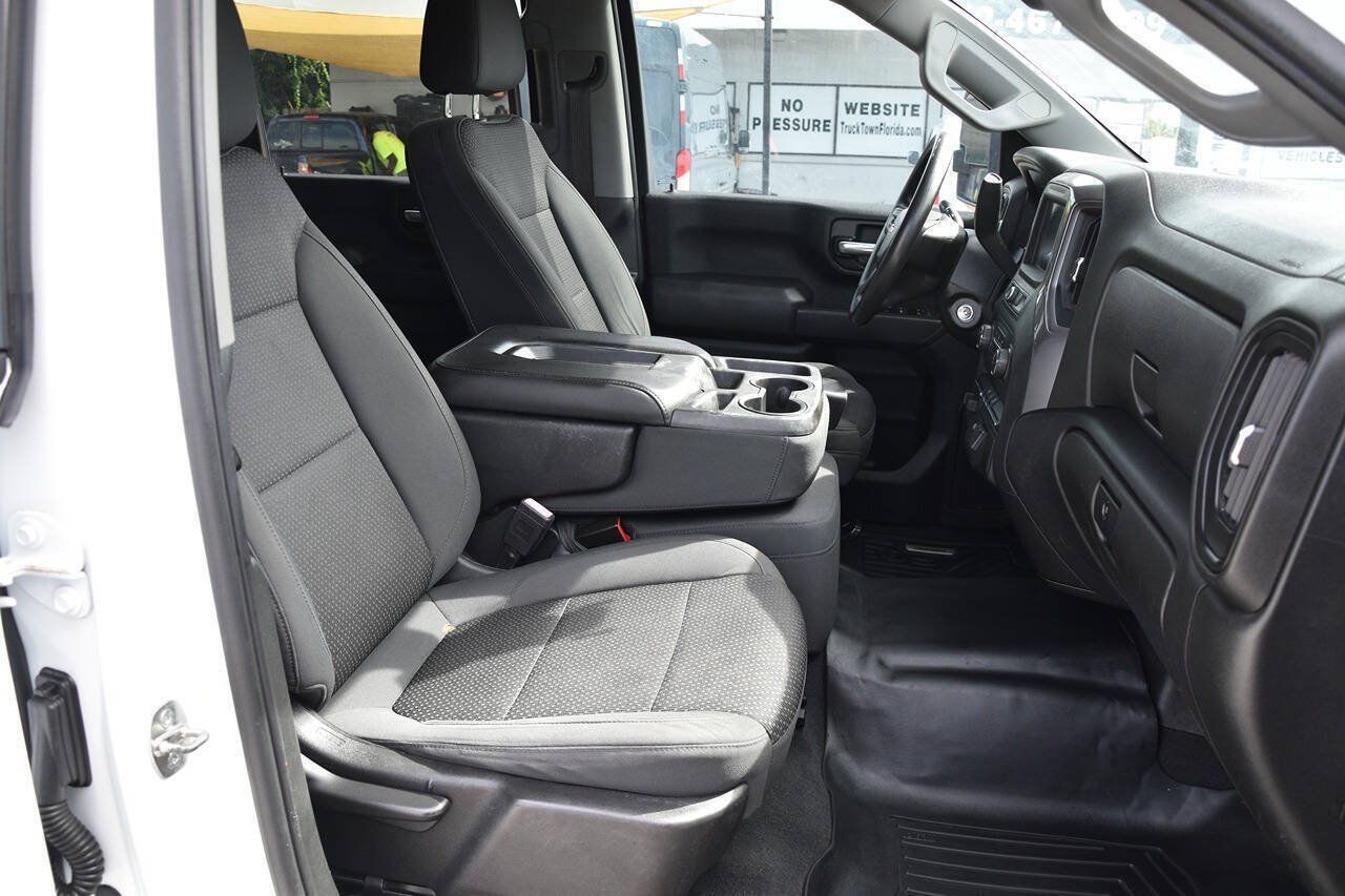Used 2020 Chevrolet Silverado 2500 Custom w/ Custom Value Package AWD/4WD image 10