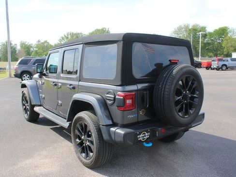 Used 2023 Jeep Wrangler Unlimited Sahara w/ Cold Weather Group AWD/4WD image 7