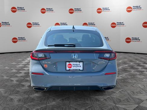 Used 2022 Honda Civic Sport Touring image 4