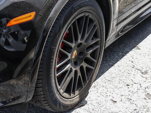 Used 2016 Porsche Cayenne GTS w/ Premium Package Plus image 9