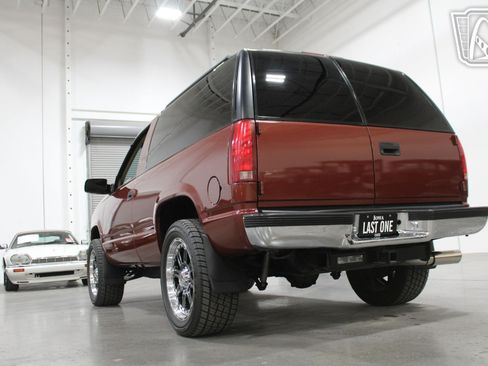 Used 1998 Chevrolet Tahoe 4WD 2-Door w/ Preferred Equipment Group 2 image 26