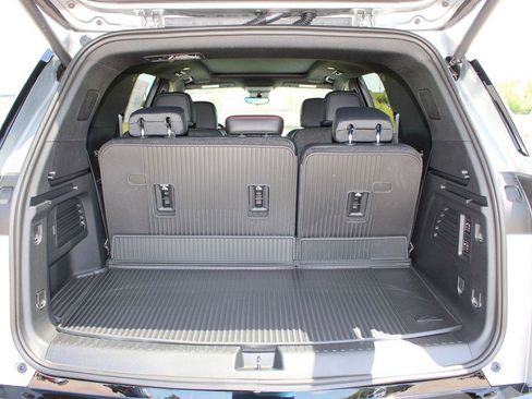 New 2026 Chevrolet Traverse RS w/ LPO, Floor Liner Package FWD image 20