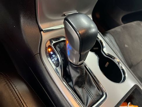 Used 2022 Jeep Grand Cherokee Laredo X AWD/4WD image 18
