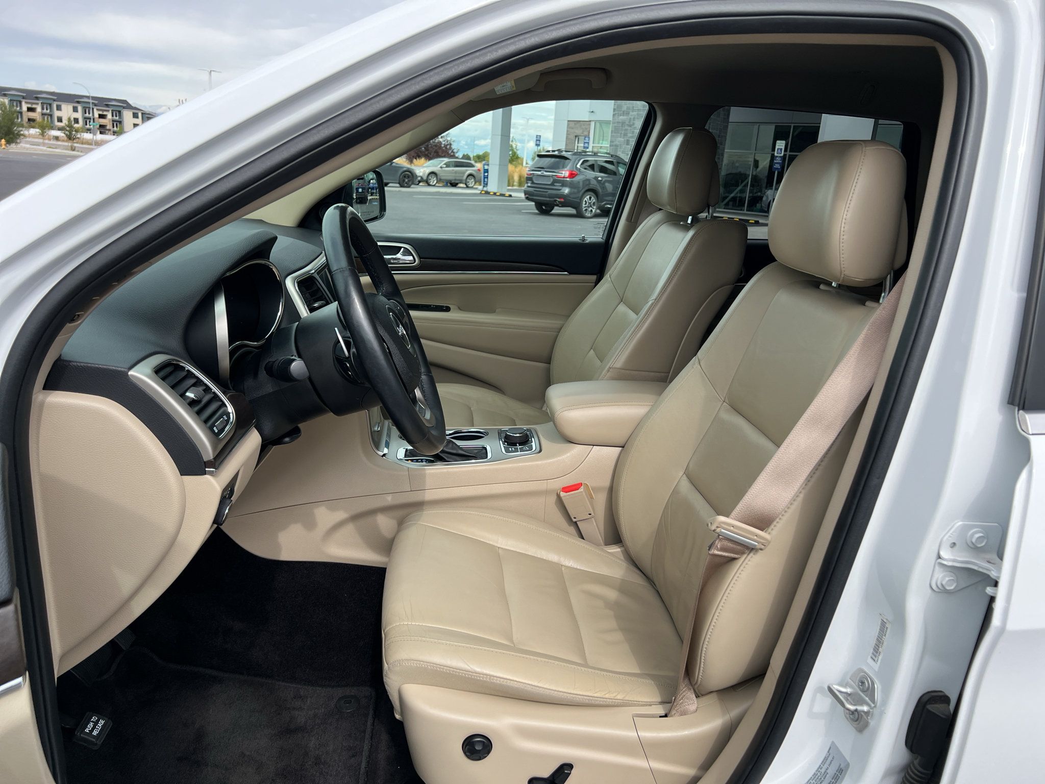 Used 2017 Jeep Grand Cherokee Limited AWD/4WD image 11
