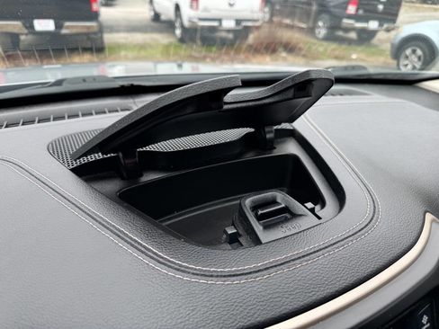 Used 2015 Jeep Cherokee Latitude image 23