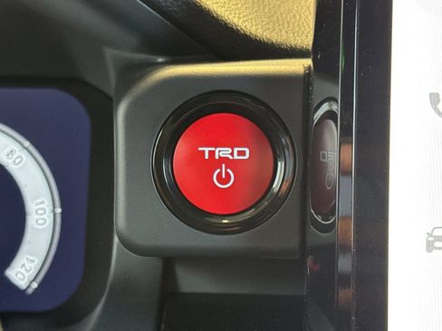 Certified 2025 Toyota Tacoma TRD Pro AWD/4WD image 28