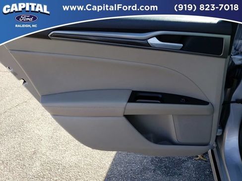 Used 2019 Ford Fusion SEL FWD image 34