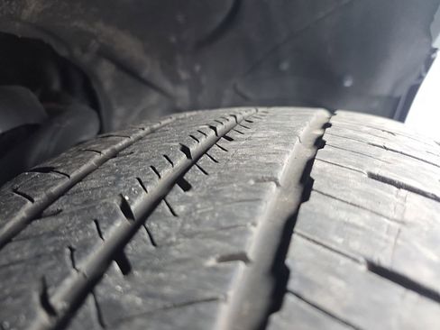 Used 2024 Ford Expedition XLT image 21