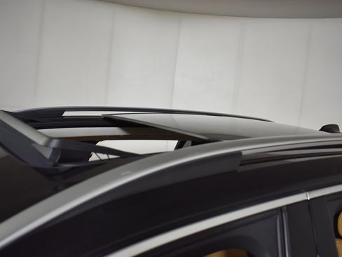 Used 2016 Volvo XC90 T6 Momentum w/ Momentum Plus Package AWD/4WD image 40
