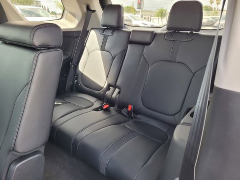 New 2025 Honda Pilot Touring image 7