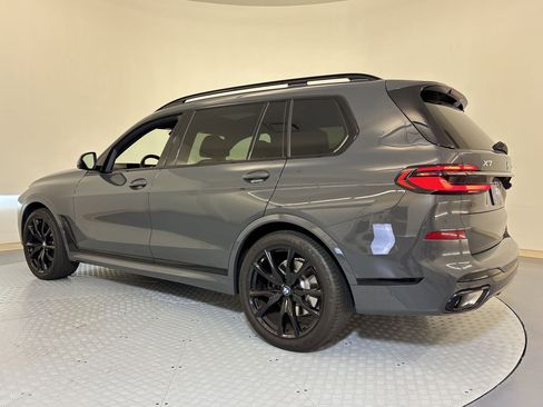 Used 2024 BMW X7 xDrive40i w/ M Sport Package image 3
