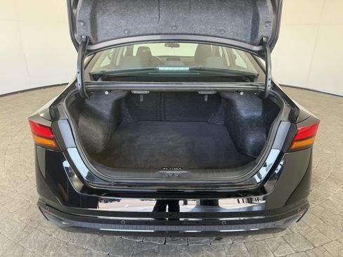 Used 2025 Nissan Altima 2.5 SV FWD image 7