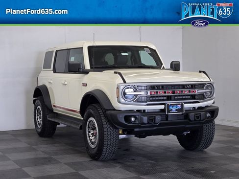 New 2026 Ford Bronco Outer Banks w/ Sasquatch Package AWD/4WD image 2
