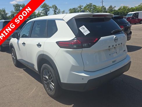 Used 2024 Nissan Rogue S AWD/4WD image 5