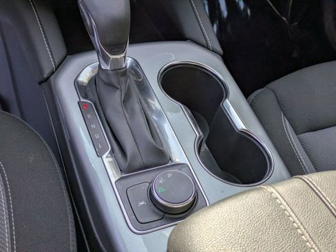 Used 2025 Chevrolet Blazer LT image 23