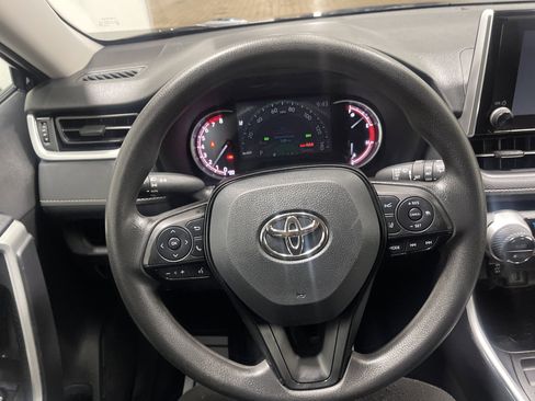Used 2024 Toyota RAV4 XLE image 31