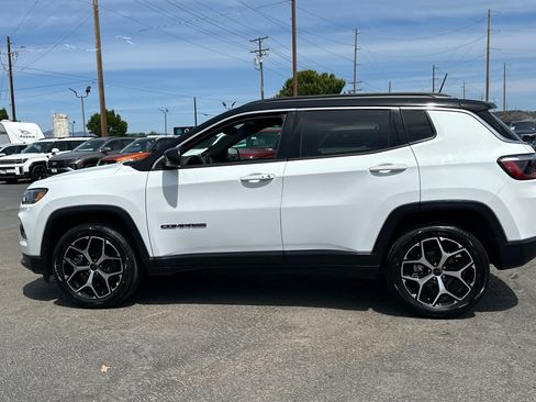 Used 2025 Jeep Compass Limited AWD/4WD image 8