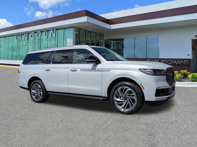 New 2026 Lincoln Navigator L Premier AWD/4WD image 2
