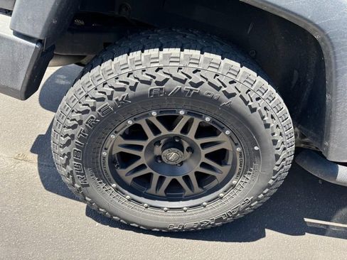 Used 2017 Jeep Wrangler Sport AWD/4WD image 4