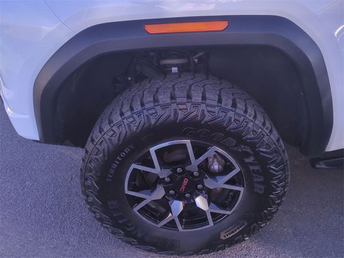Certified 2023 GMC Canyon AT4X image 34