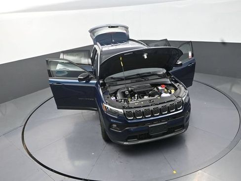New 2026 Jeep Compass Latitude AWD/4WD image 33