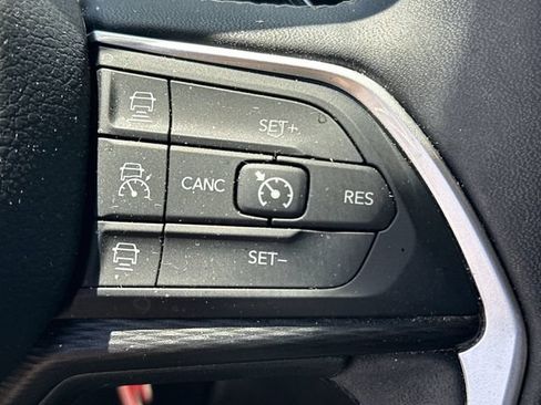 Used 2024 Jeep Grand Cherokee Altitude AWD/4WD image 22