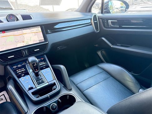 Used 2019 Porsche Cayenne image 26