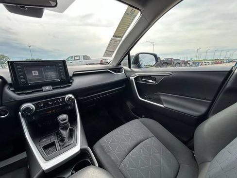 Used 2021 Toyota RAV4 XLE FWD image 27