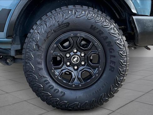 Used 2022 Ford Bronco Wildtrak image 11