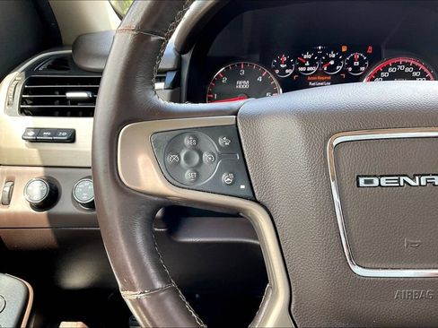 Used 2015 GMC Yukon XL Denali w/ Touring Package AWD/4WD image 10