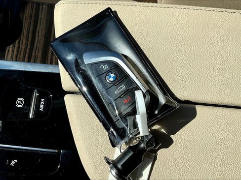 Used 2022 BMW 530i w/ M Sport Package image 14