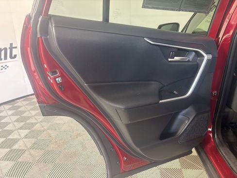 Used 2020 Toyota RAV4 XLE w/ Convenience Package image 22