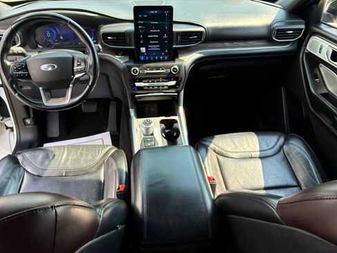 Used 2020 Ford Explorer Platinum w/ Premium Technology Package AWD/4WD image 13