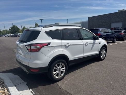 Used 2018 Ford Escape SE AWD/4WD image 4