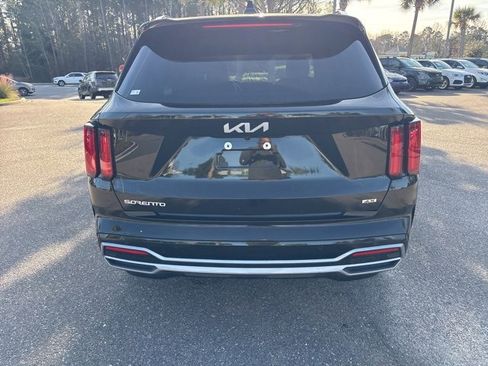 Certified 2023 Kia Sorento SX image 8