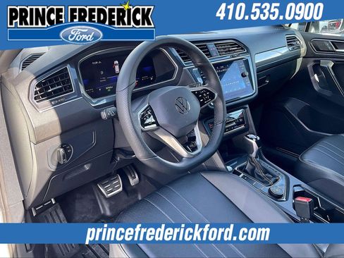 Used 2022 Volkswagen Tiguan SE R-Line image 13