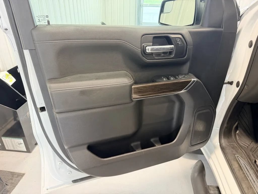 Used 2021 Chevrolet Silverado 1500 LT Trail Boss w/ LPO, Dark Essentials Package AWD/4WD image 13